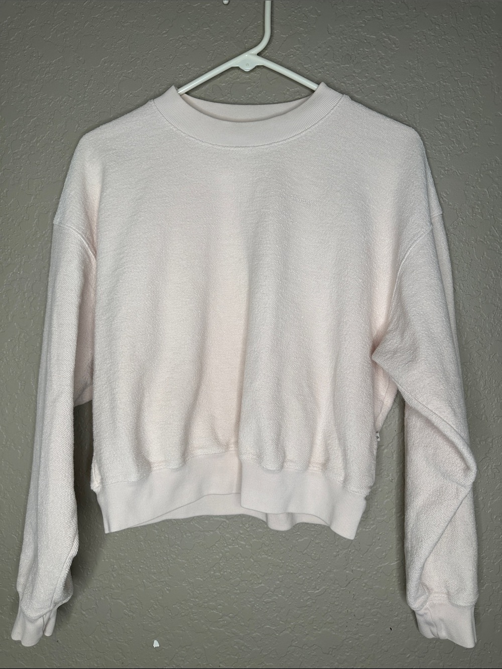 MADHAPPY classic crew neck pale pink